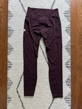 Vuori All the Form Pocket Leggings in Raisin